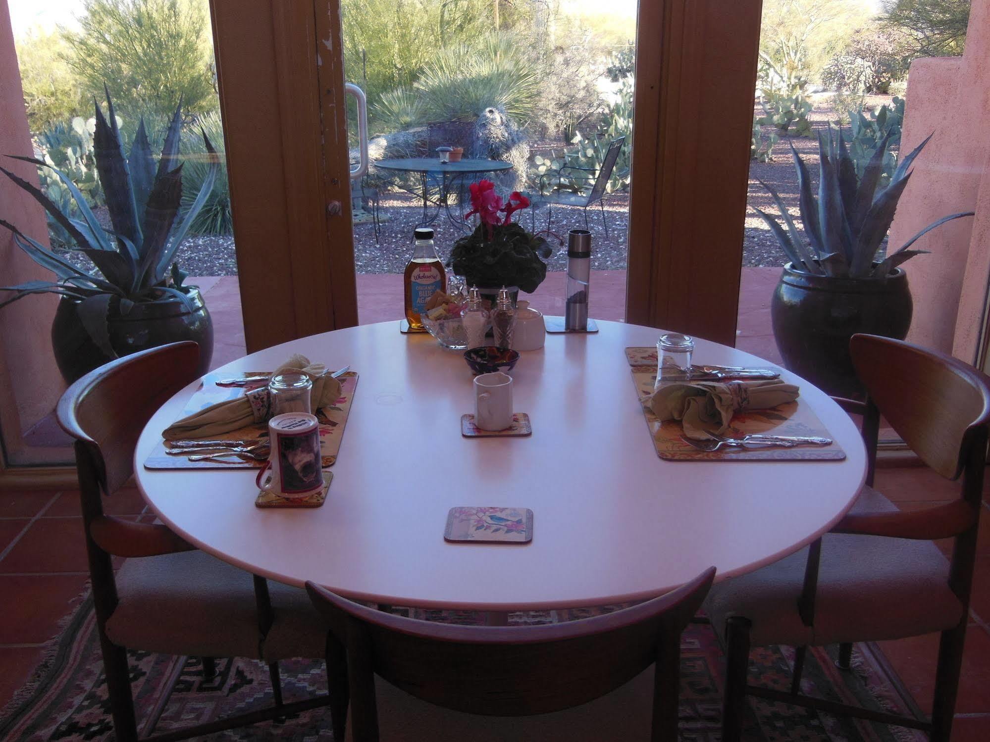 The Suncatcher Fine Country Inn Tanque Verde Exterior photo